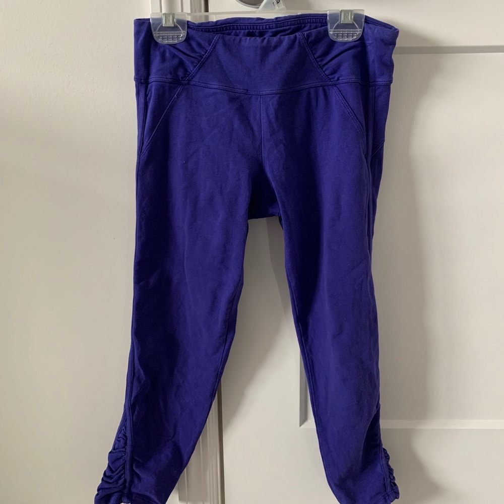 Athleta ruched Capri leggings, purple
